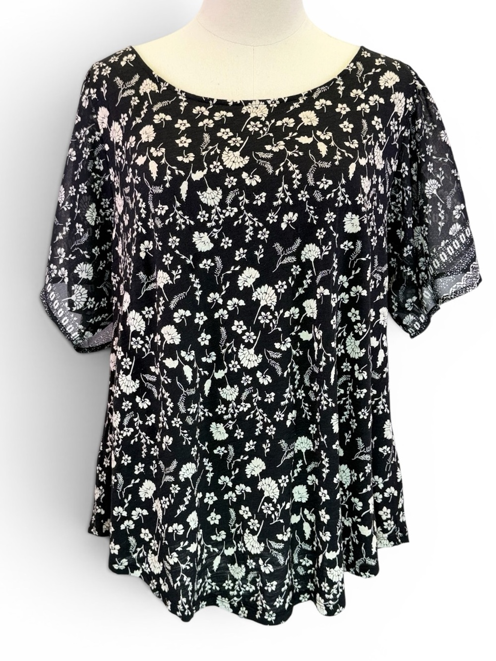 Lucky Brand Women’s Black White Floral Peasant Blouse Top Size 1X‎